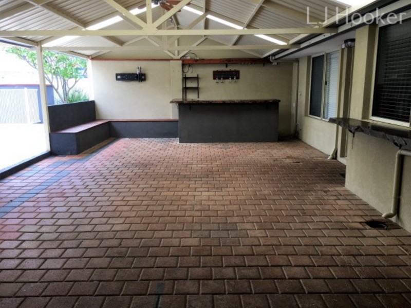 15 Santa Barbara Court, Waikiki WA 6169