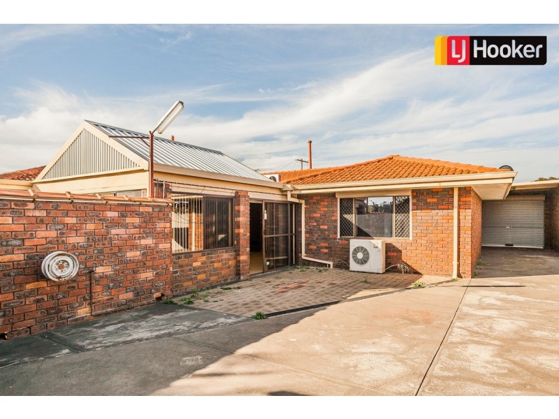 11 Dolphin Road, Safety Bay WA 6169