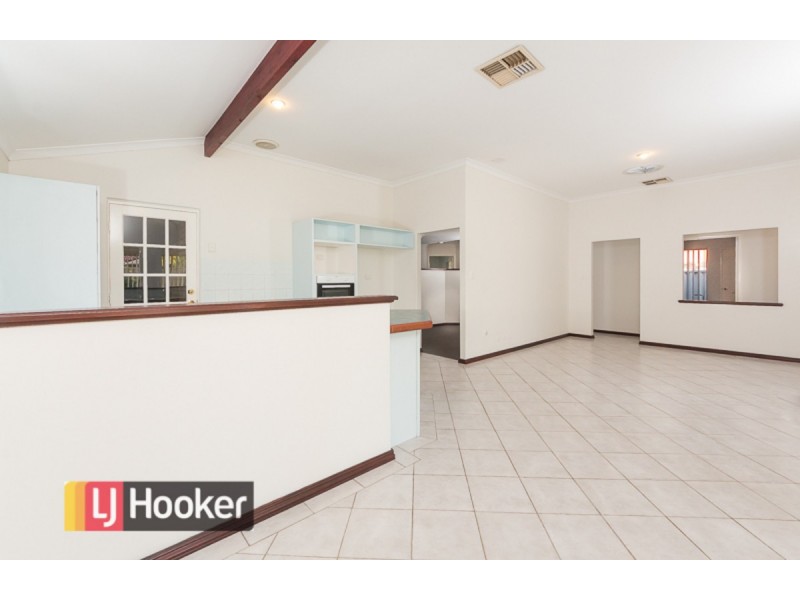 17 la Spezia Drive, Secret Harbour WA 6173