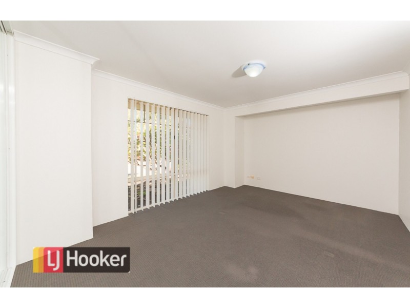 17 la Spezia Drive, Secret Harbour WA 6173