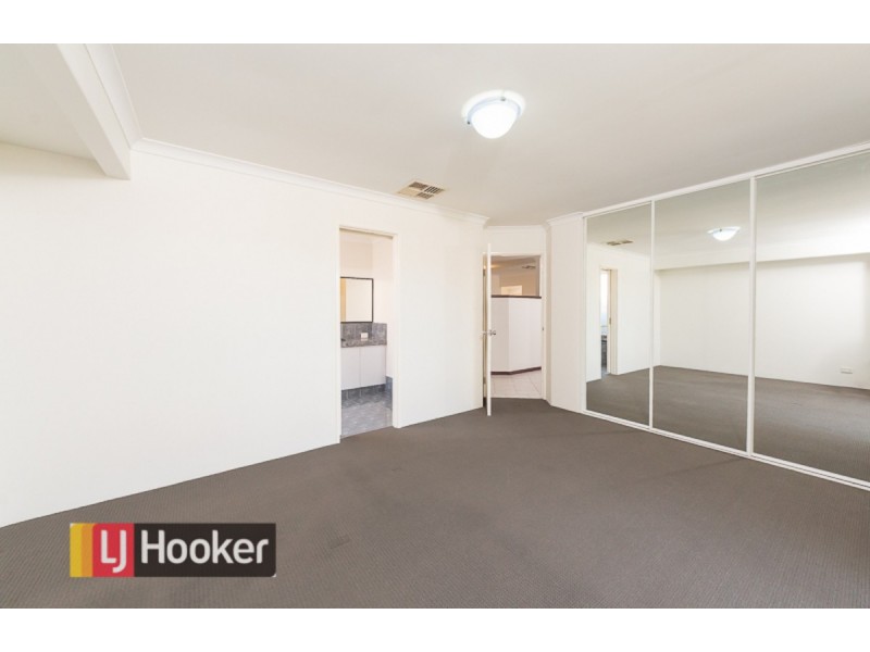 17 la Spezia Drive, Secret Harbour WA 6173