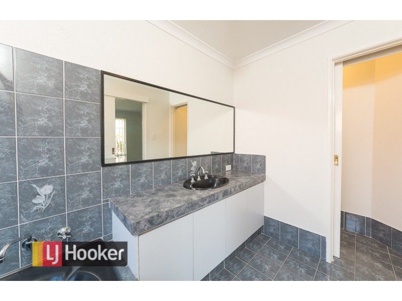 17 la Spezia Drive, Secret Harbour WA 6173