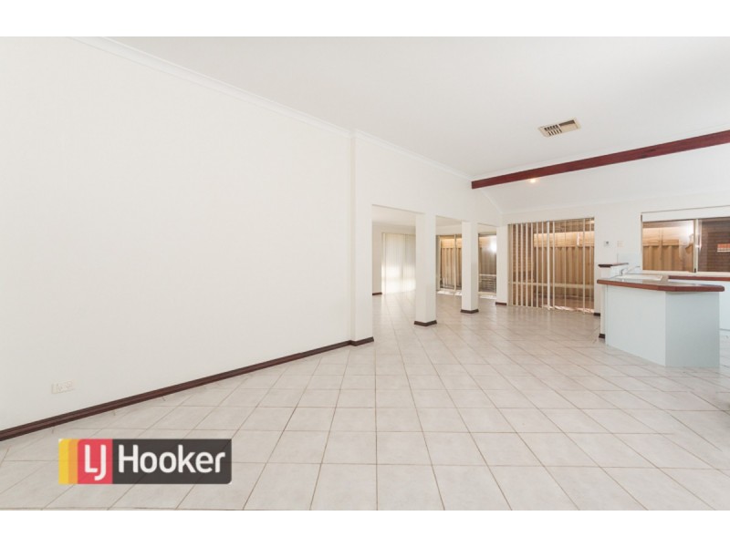 17 la Spezia Drive, Secret Harbour WA 6173