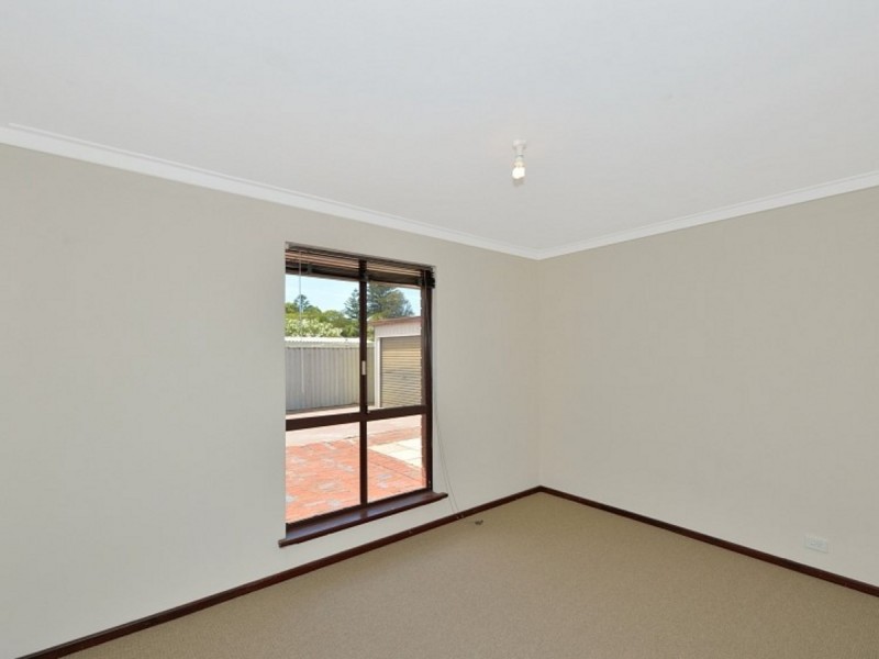 11 Townsend Road, Rockingham WA 6168