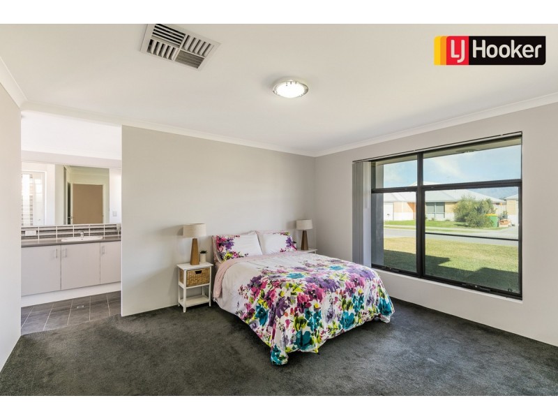 5 Arnside Bend, Waikiki WA 6169
