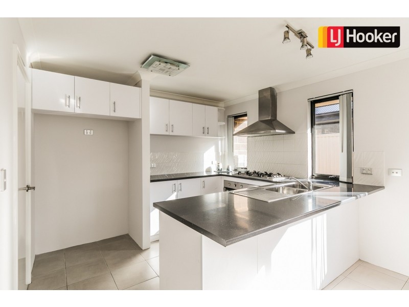 5 Arnside Bend, Waikiki WA 6169