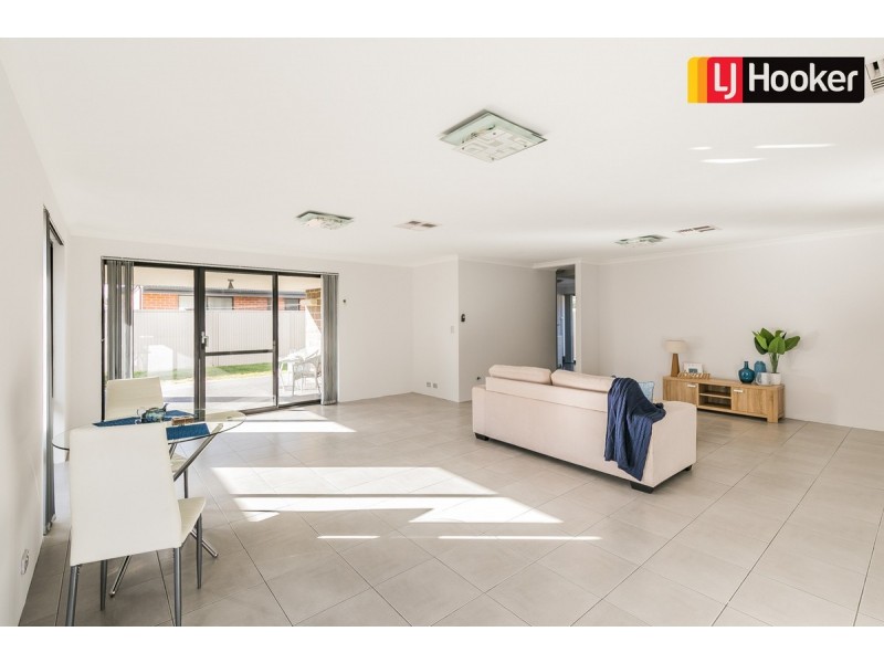 5 Arnside Bend, Waikiki WA 6169