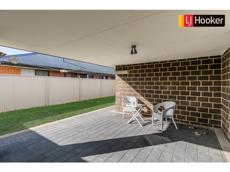 5 Arnside Bend, Waikiki WA 6169