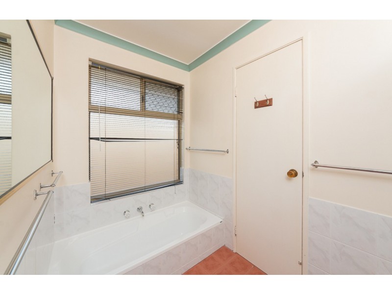 4 Tenella Mews, Warnbro WA 6169