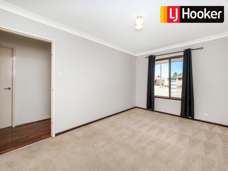 12 Nowranie Place, Hillman WA 6168