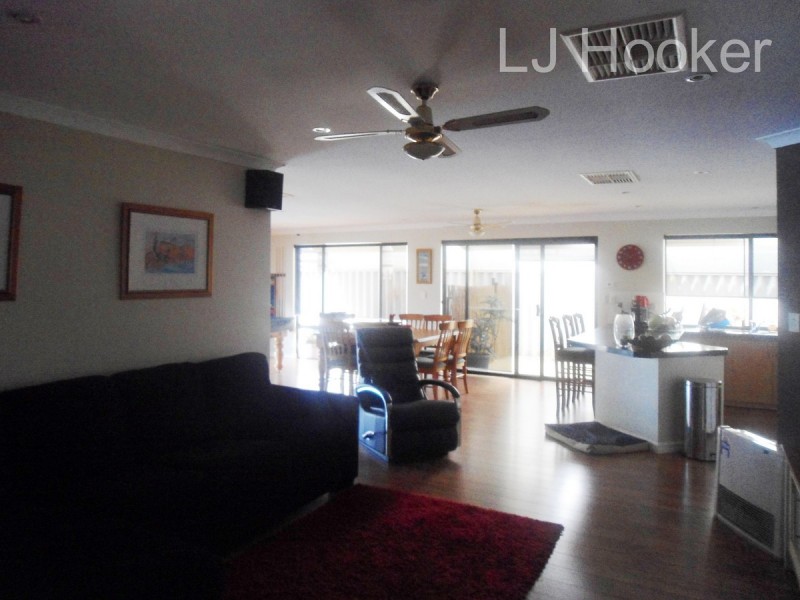 27 Saint Cloud Way, Port Kennedy WA 6172