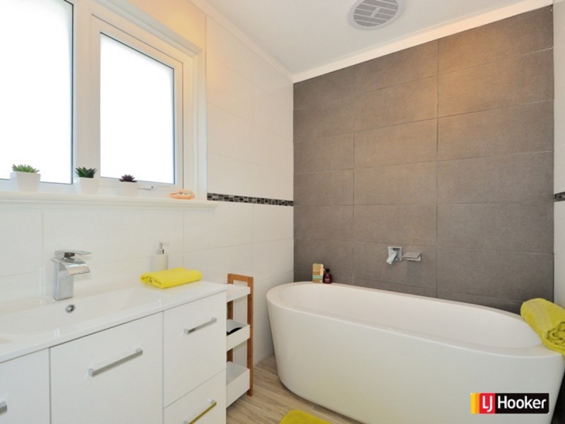 5 Elswick Street, Safety Bay WA 6169