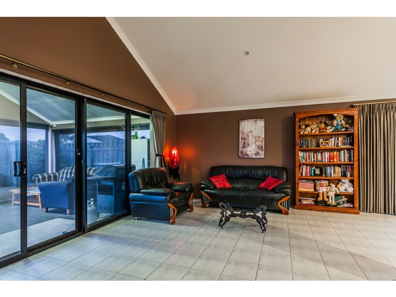 48 Ritchie Drive, Rockingham WA 6168