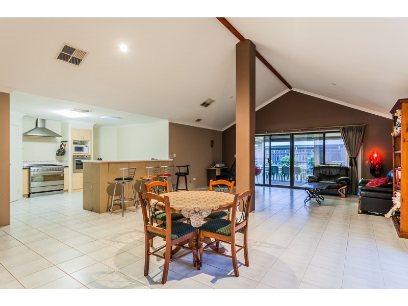 48 Ritchie Drive, Rockingham WA 6168