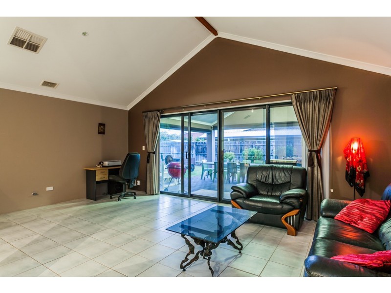 48 Ritchie Drive, Rockingham WA 6168