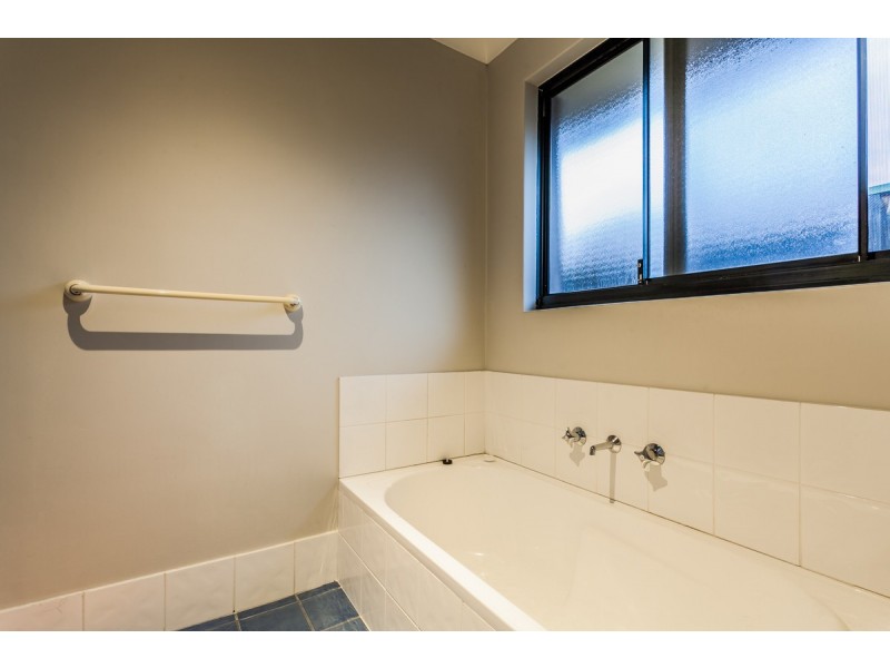 48 Ritchie Drive, Rockingham WA 6168