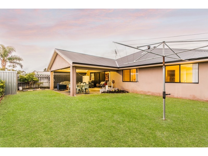 48 Ritchie Drive, Rockingham WA 6168