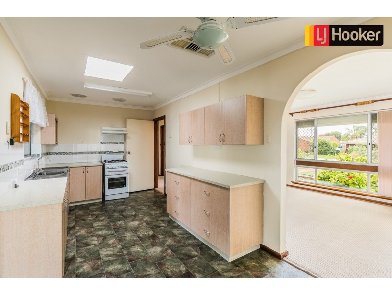 5 Peron Close, Cooloongup WA 6168