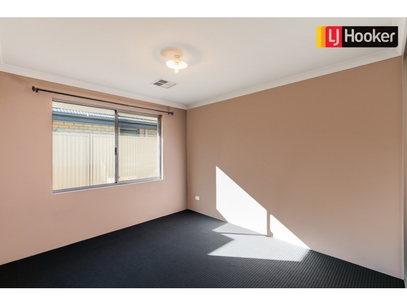 42 Sellafield Bend, Waikiki WA 6169