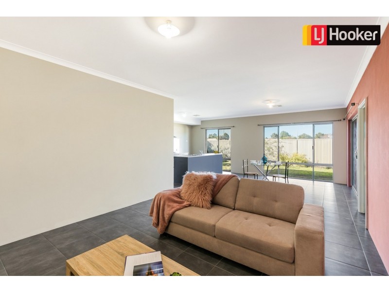 42 Sellafield Bend, Waikiki WA 6169