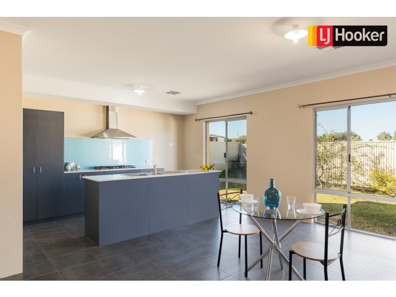 42 Sellafield Bend, Waikiki WA 6169