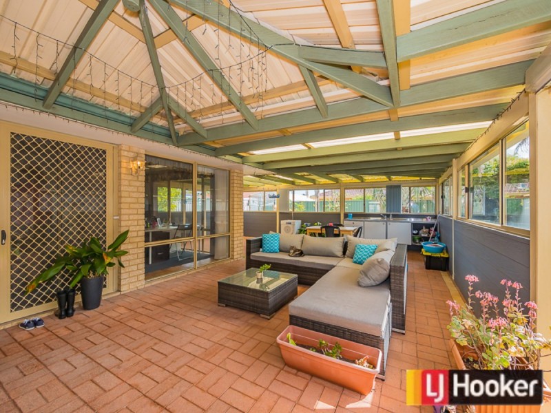 17 Sabot Avenue, Waikiki WA 6169