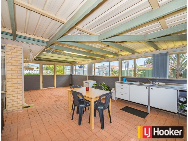 17 Sabot Avenue, Waikiki WA 6169