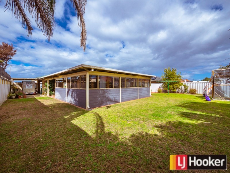 17 Sabot Avenue, Waikiki WA 6169