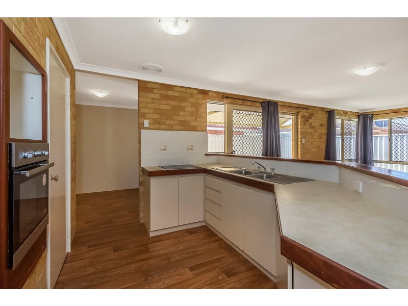 5 Maroon Place, Warnbro WA 6169