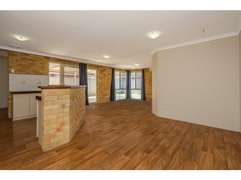 5 Maroon Place, Warnbro WA 6169