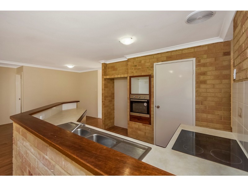 5 Maroon Place, Warnbro WA 6169