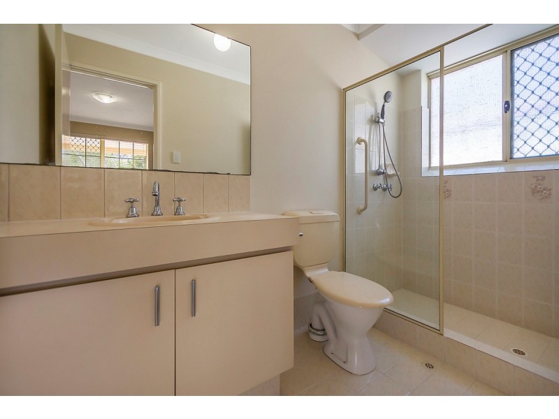 5 Maroon Place, Warnbro WA 6169