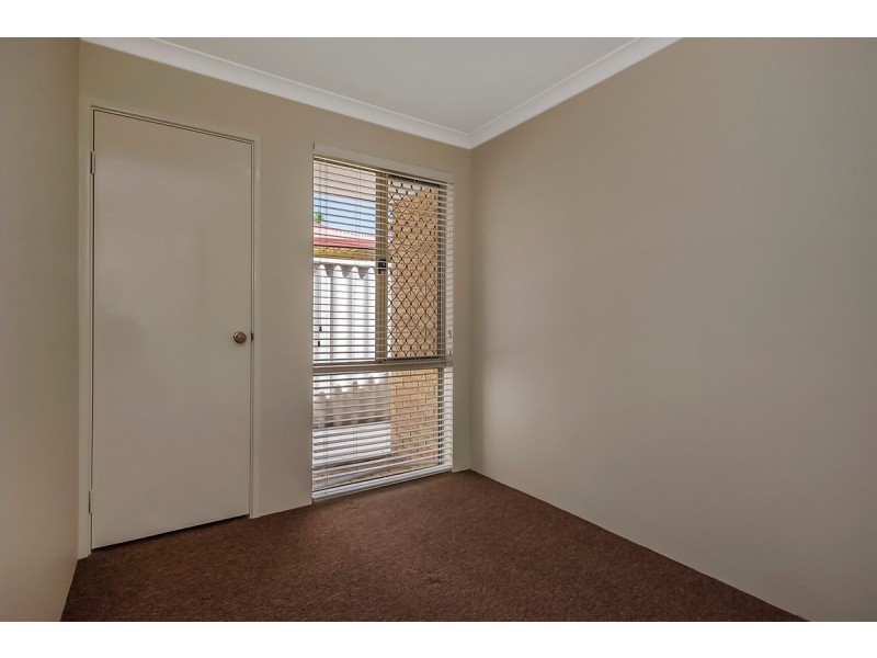 5 Maroon Place, Warnbro WA 6169