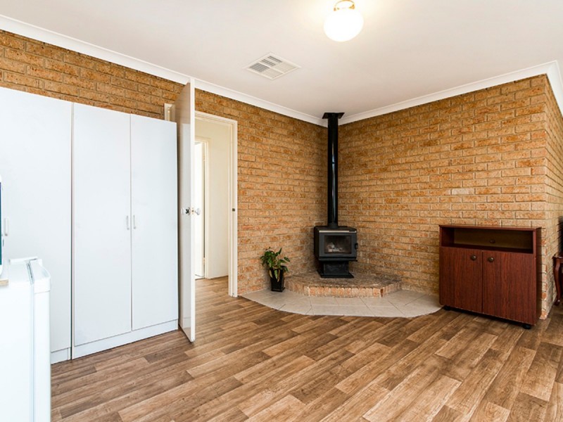 13 Woodbridge Drive, Cooloongup WA 6168