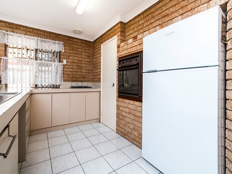 13 Woodbridge Drive, Cooloongup WA 6168