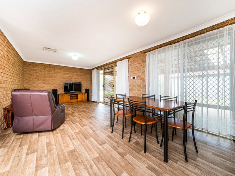 13 Woodbridge Drive, Cooloongup WA 6168