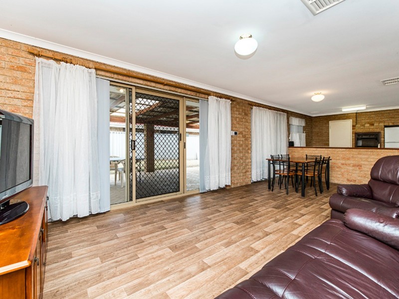 13 Woodbridge Drive, Cooloongup WA 6168