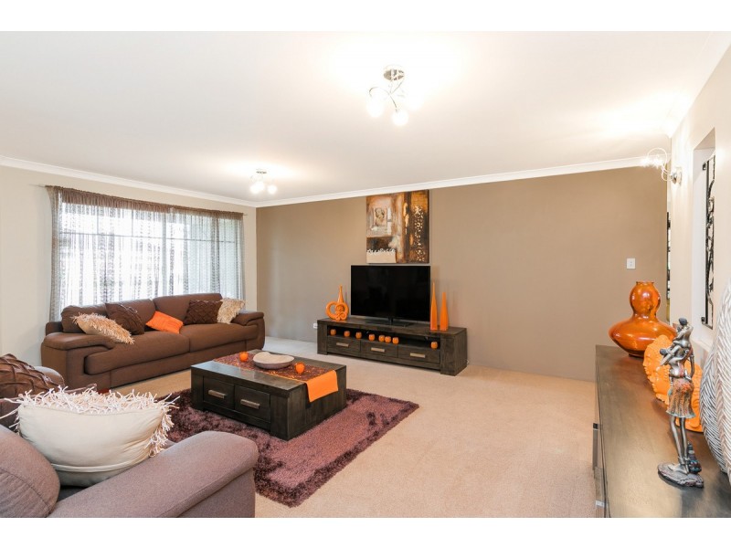 37 Edgbaston Crescent, Port Kennedy WA 6172