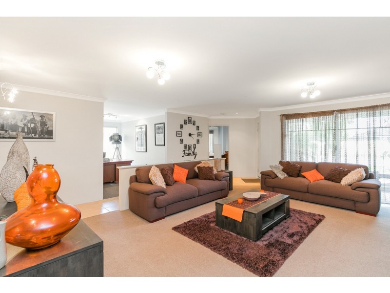 37 Edgbaston Crescent, Port Kennedy WA 6172