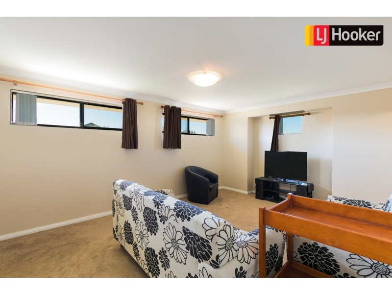 90 Hawker Street, Shoalwater WA 6169