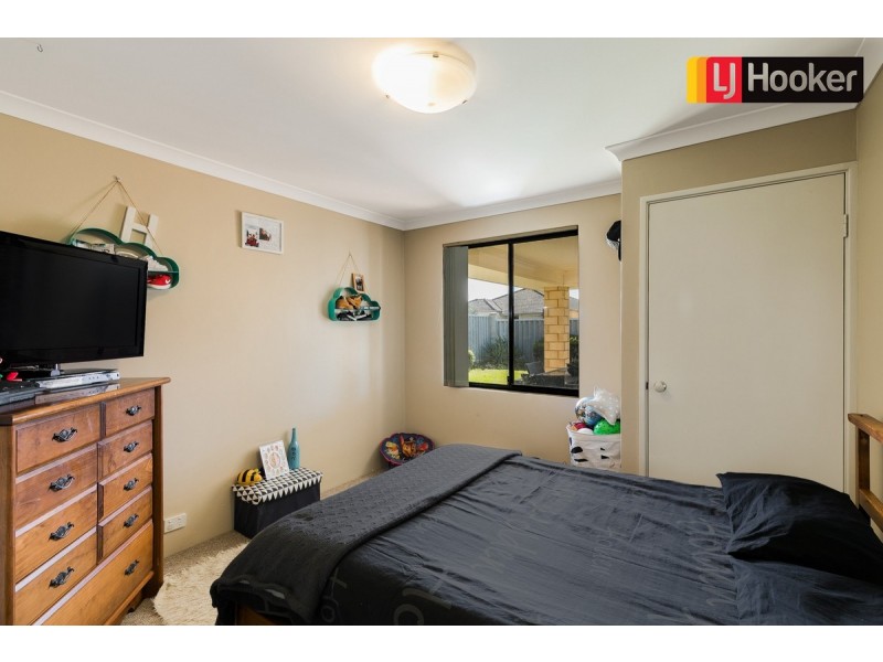 90 Hawker Street, Shoalwater WA 6169