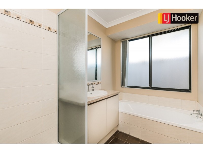 90 Hawker Street, Shoalwater WA 6169