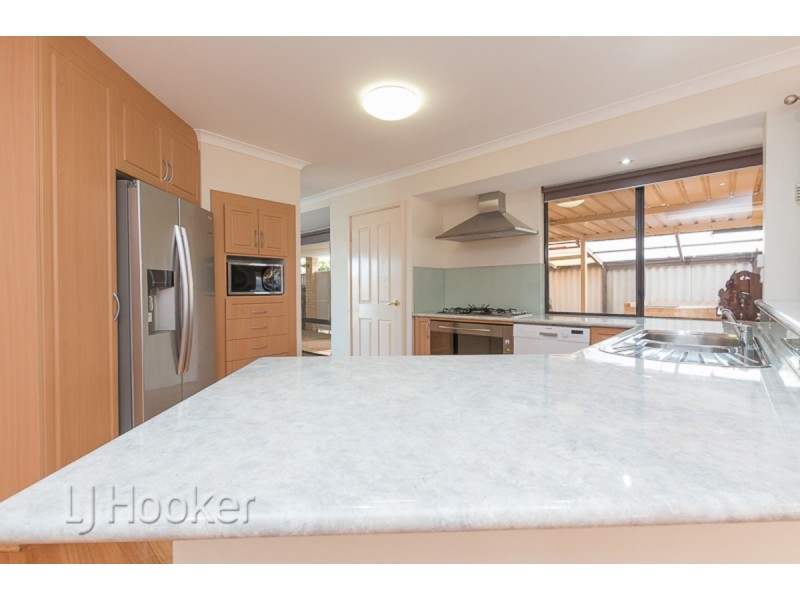 52 Cuthbertson Way, Cooloongup WA 6168