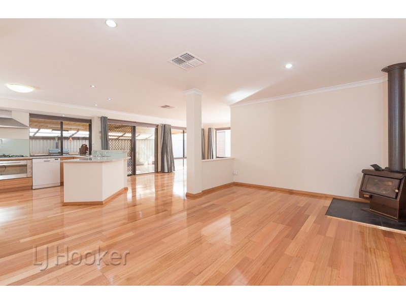 52 Cuthbertson Way, Cooloongup WA 6168