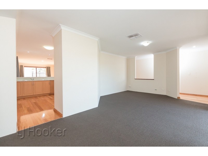 52 Cuthbertson Way, Cooloongup WA 6168