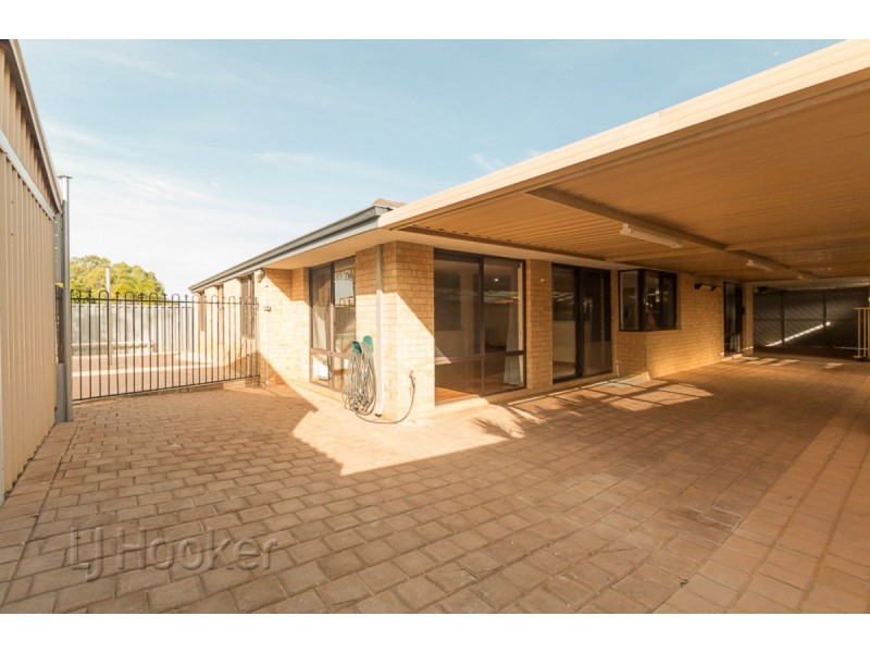 52 Cuthbertson Way, Cooloongup WA 6168