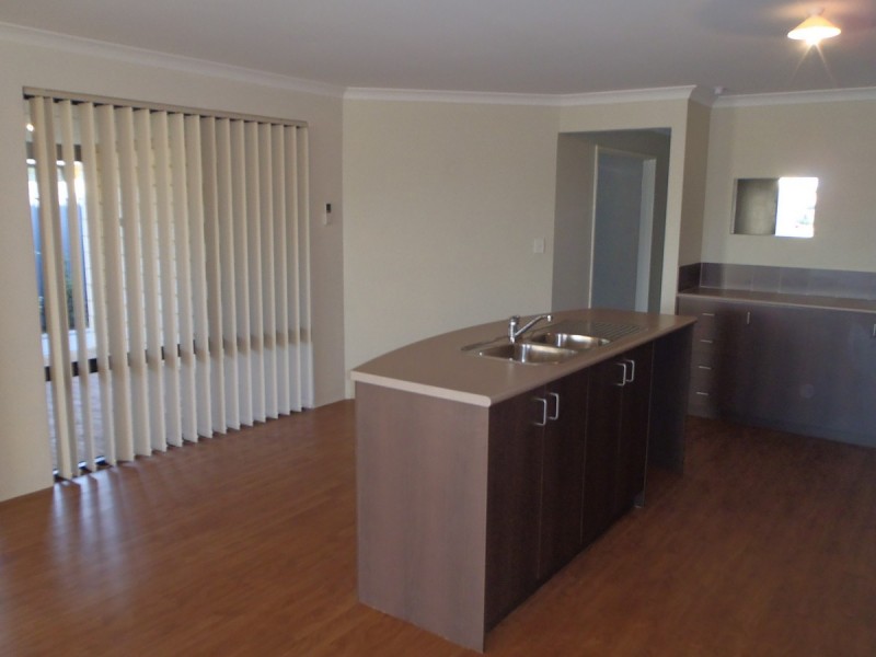 10 Flame Tree Loop, Baldivis WA 6171