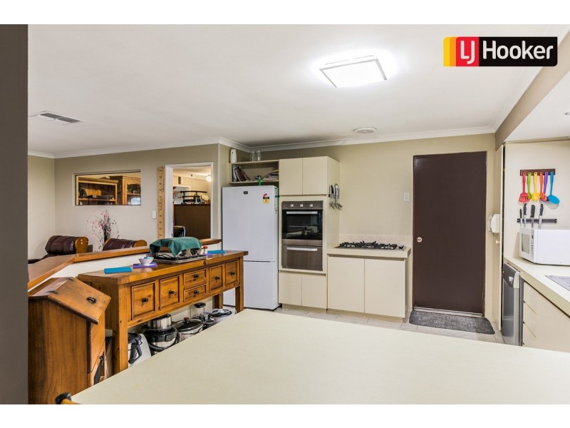 13 Paluma Court, Warnbro WA 6169