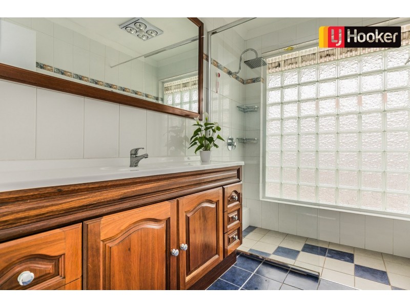 13 Paluma Court, Warnbro WA 6169