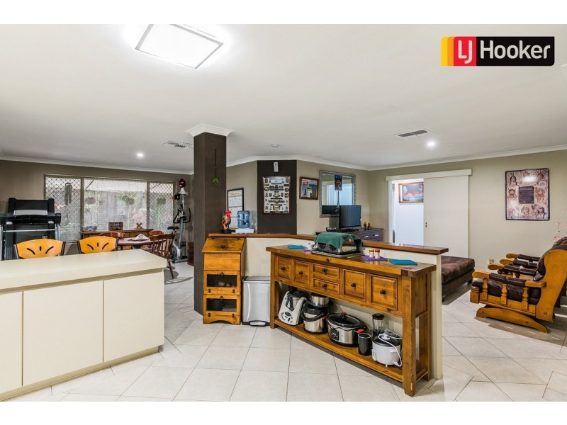 13 Paluma Court, Warnbro WA 6169